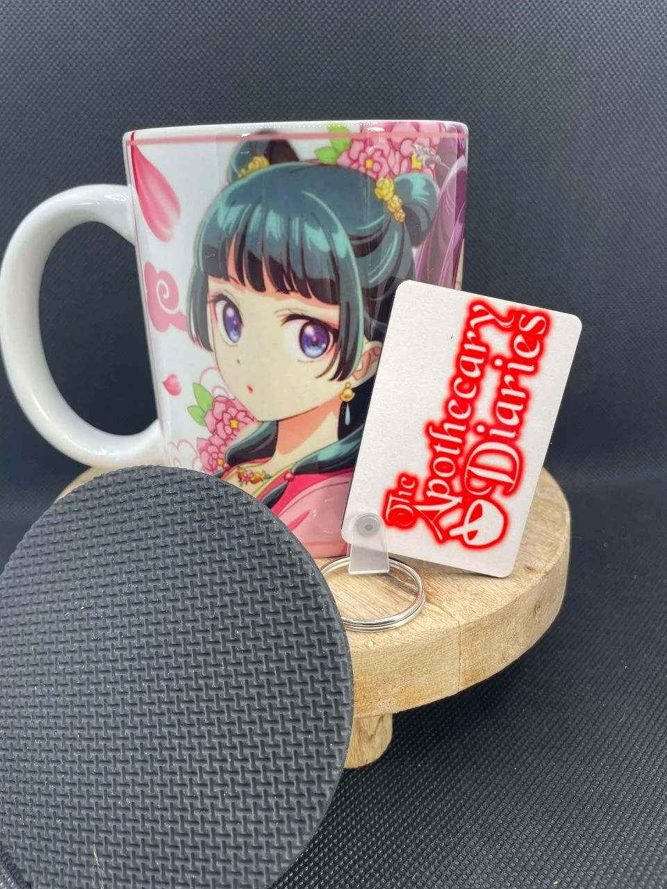 🎁 Conjunto Caneca – Caneca + Chaveiro + Sousplat – Os Cadernos do Apothica – photo 2